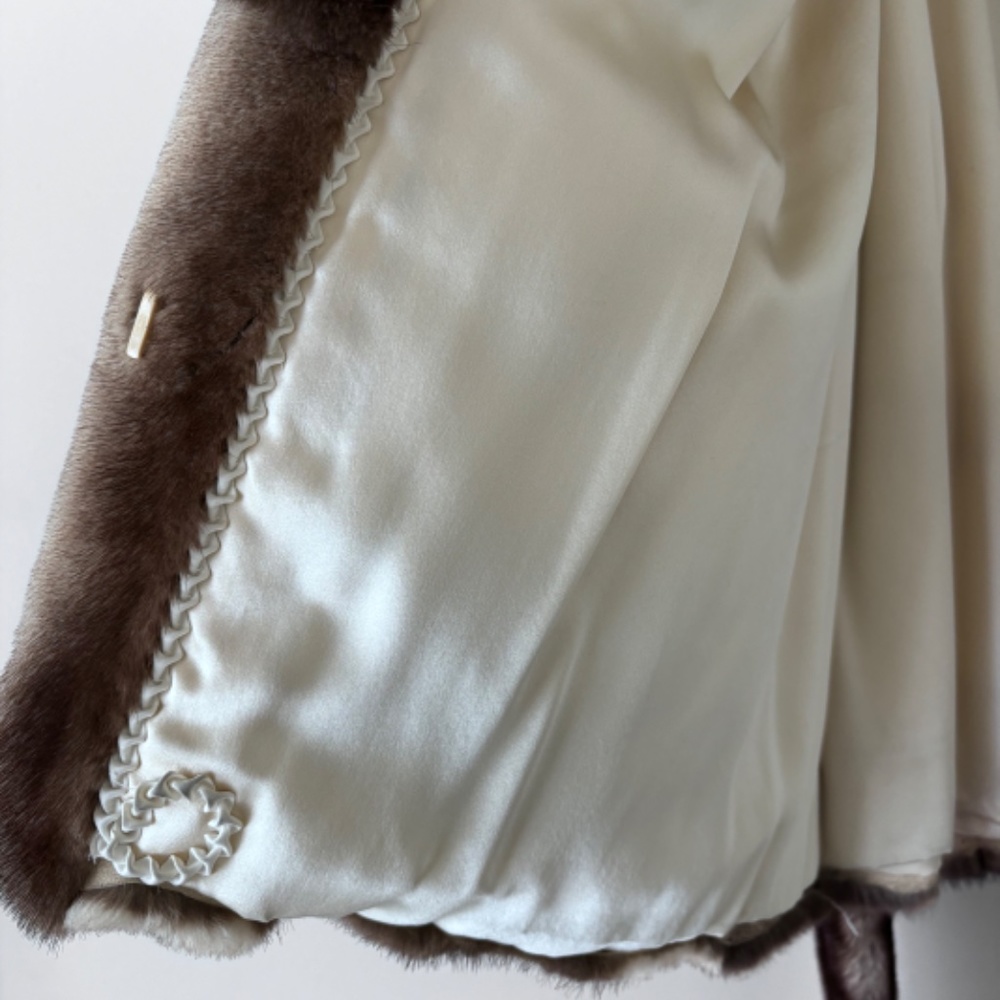 Vintage mink fur coat. - Picture 5 of 11